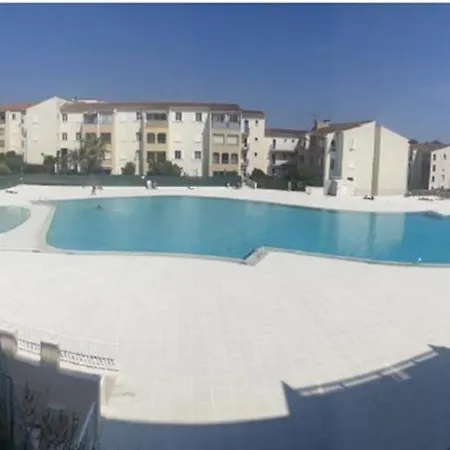 Lagon Bleu Avec Piscine Commune Et Tennis *