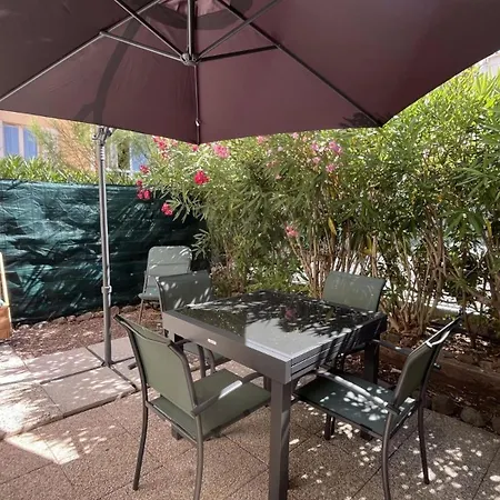 Lagon Bleu Avec Piscine Commune Et Tennis *